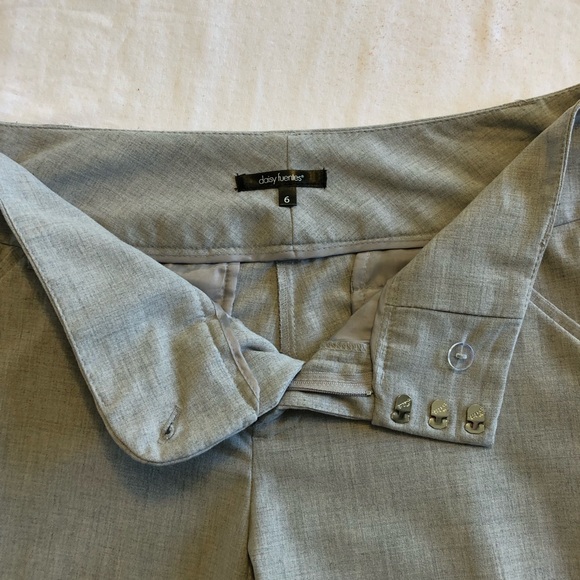 Women's Daisy Fuentes Grey Dress Pants Size 6 Inseam= 33” wide straight cut - Picture 7 of 14